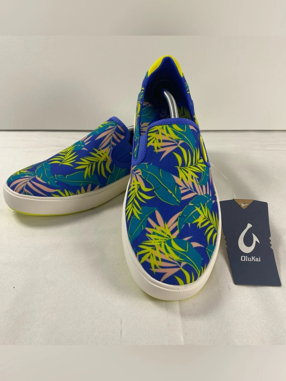 OluKai Lae’Ahi Pa’i Men’s 10 Sunset Blue Aloha Canvas Slip On Shoes NWOB